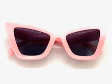 Oversized Vintage Retro Cat Eye Style SUNGLASSES Pink Frame 8407