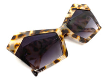 Women's Oversized Modern Retro Cat Eye Style SUNGLASSES Large Funky Leopard Frame 80268