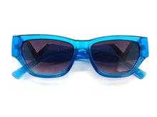 Exaggerated Modern Retro Cat Eye Style SUNGLASSES Funky Blue Frame E1678