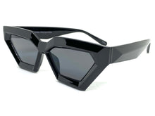 Classic Modern Retro Cat Eye Style SUNGLASSES Black Frame 80427